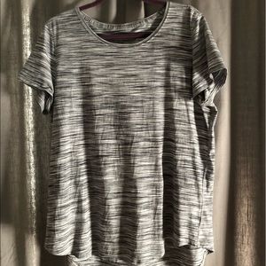 Lululemon L❤️ve tee